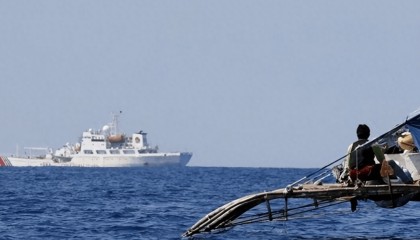 中方打向菲律宾的“拳头”，越南接过来了，这次解放军动作有点快