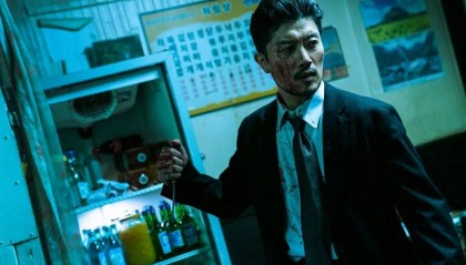 一部网飞R级爽片，一口气刷完，观众直呼过瘾