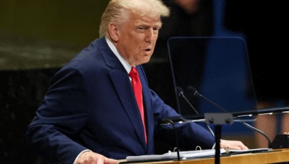 51票赞成44票反对，美参议院投票结果出炉，特朗普突然下令开火，对外释放信号非同寻常