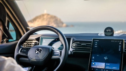 第 70 万台蔚来交付；刘强东现身东京街头；多地部门发布网约车从业预警｜Do早报