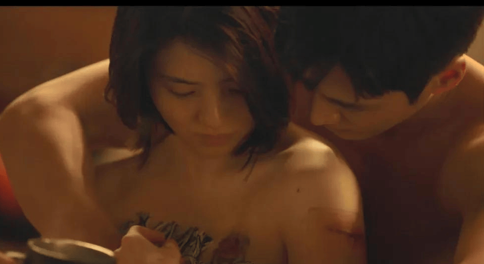 《我的名字》:又一部大尺度R级爽剧,网飞这次下血本了!