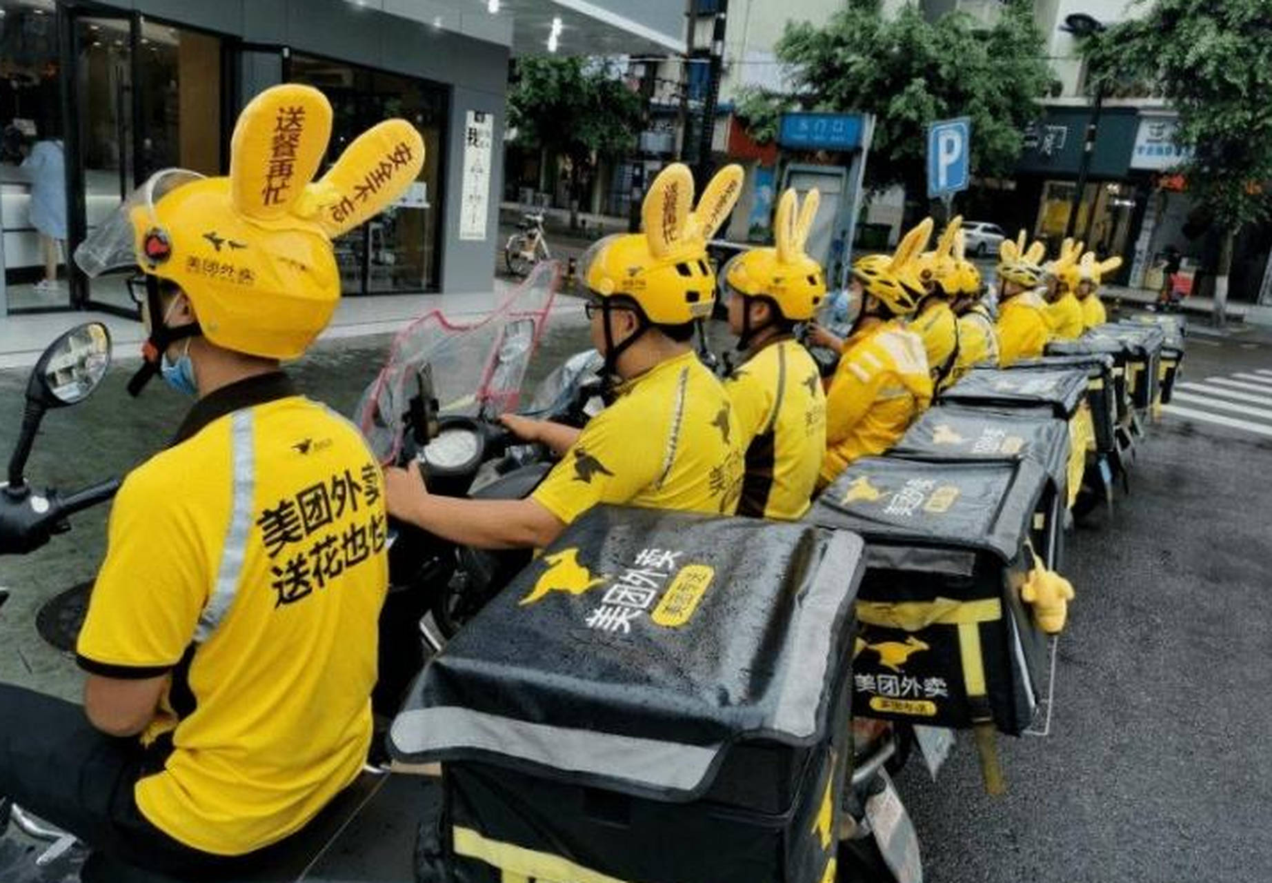 城市中年失业有多惨:除了送外卖,就是跑网约车