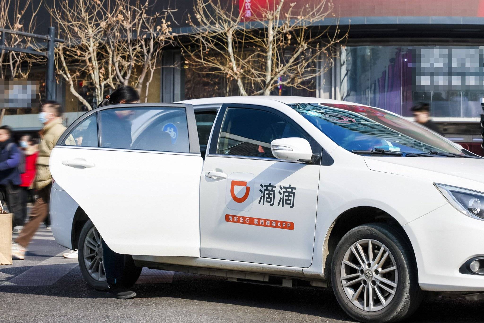 城市中年失业有多惨:除了送外卖,就是跑网约车