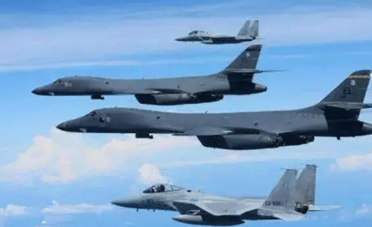 美日韩三国重兵集结，俄罗斯许下承诺，拉夫罗夫火速抵朝