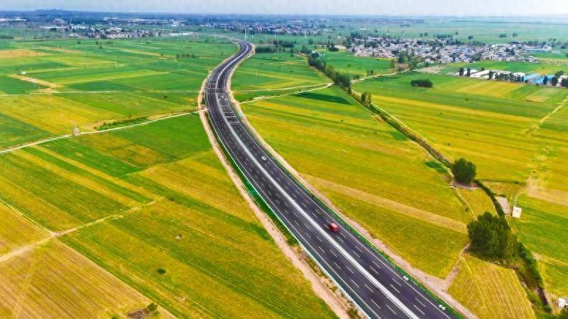 中交一公局集团鹤壁107国道白寺镇李桥村至卫贤镇尚村段全幅通车