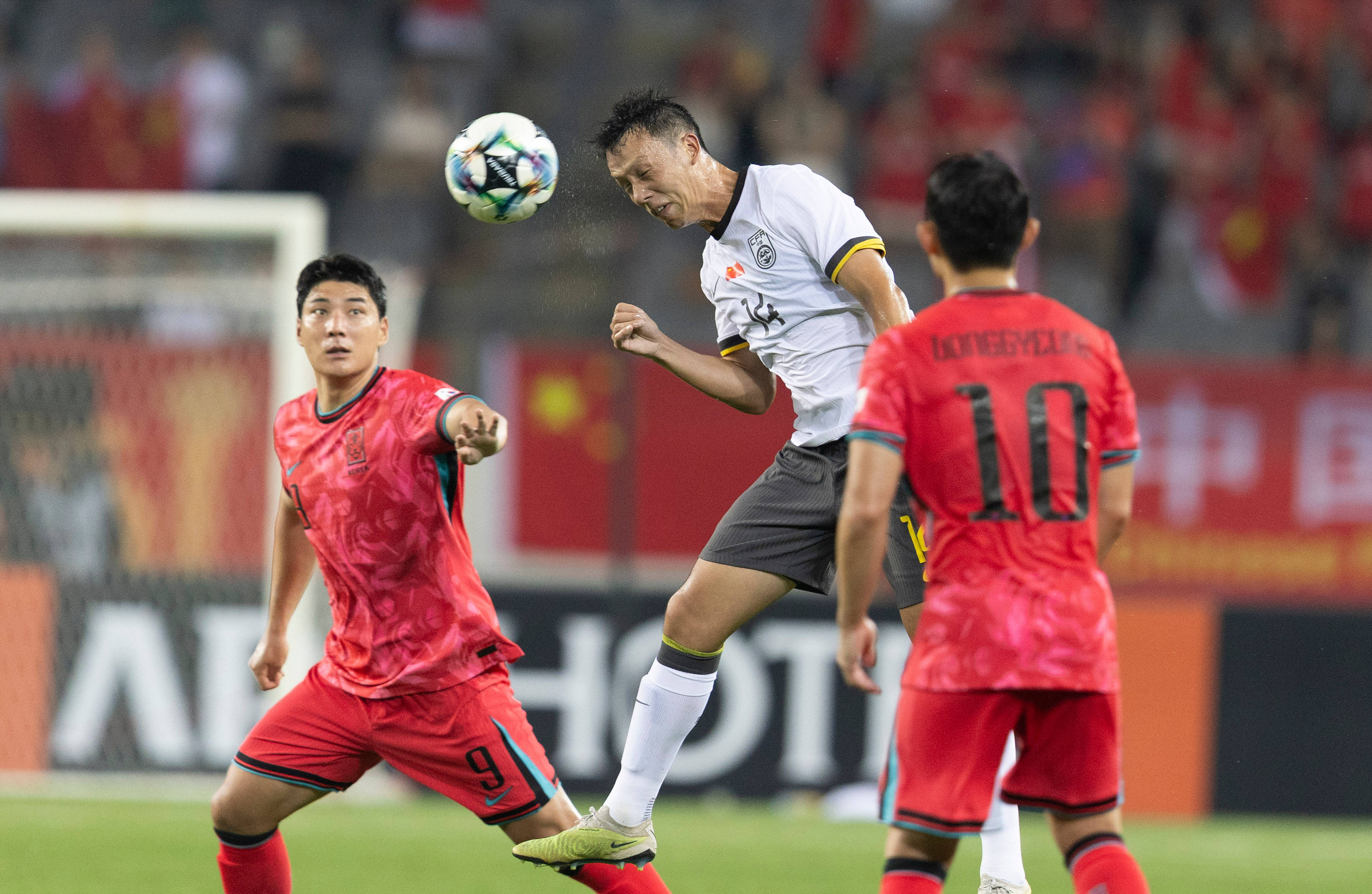 国足主力后腰因停赛提前离队 备战京沪榜首大战