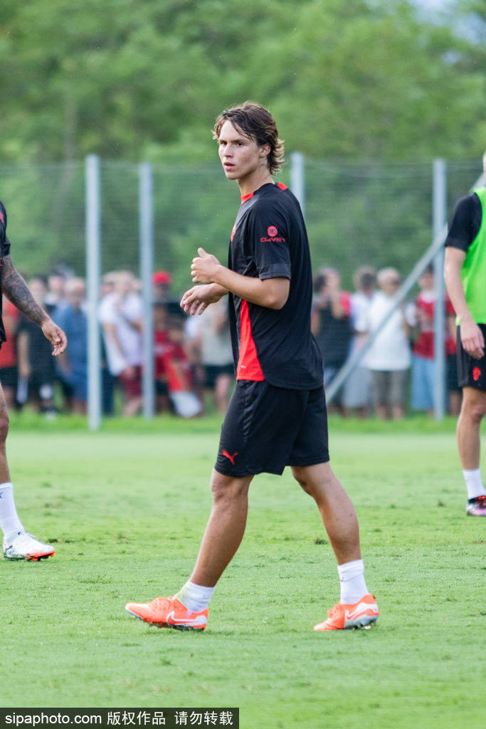 5000万锋线双星驾临？米兰逆袭之夜要来了！