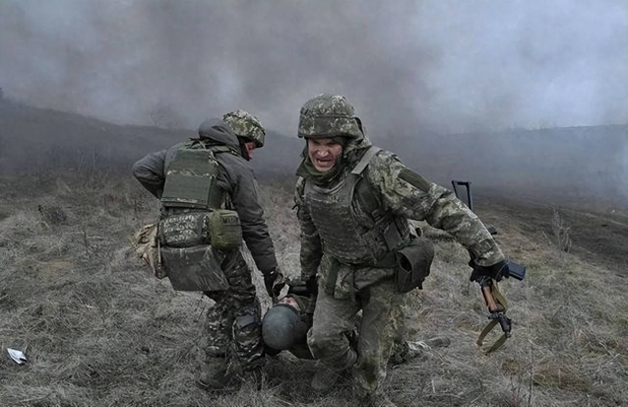 决战打响,乌克兰被爆逃兵40万,泽连斯基豪赌失败,大结局来了?