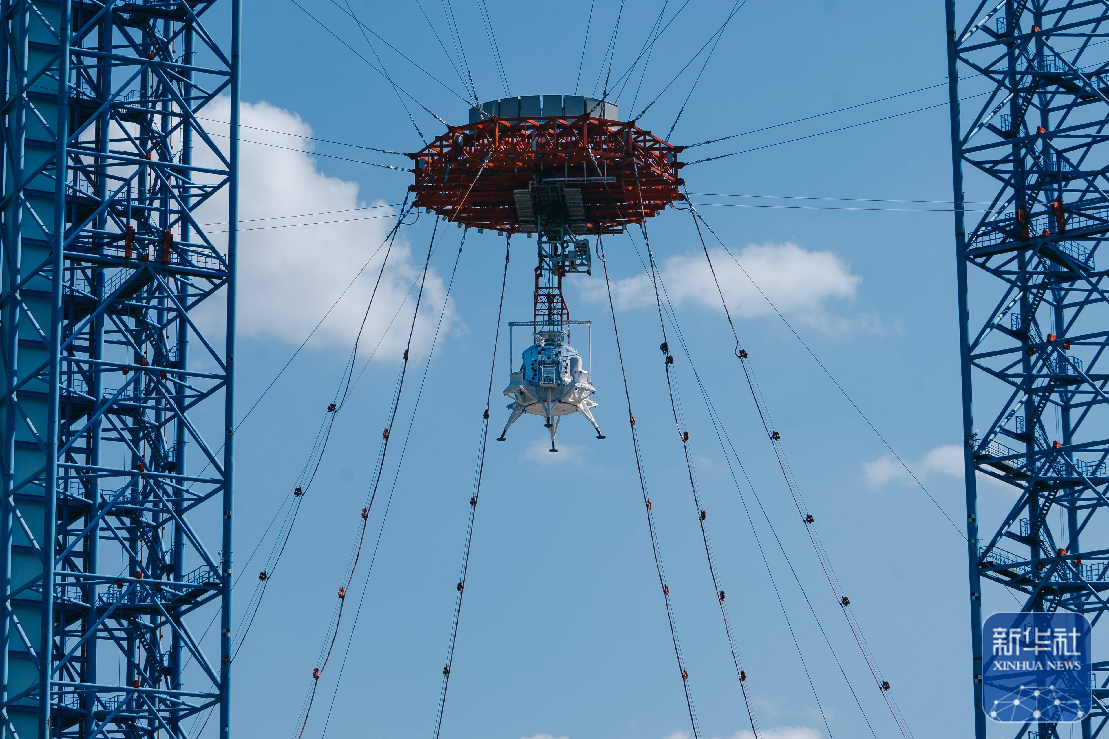 我国首次完成载人月球探测任务揽月月面着陆器着陆起飞综合验证试验