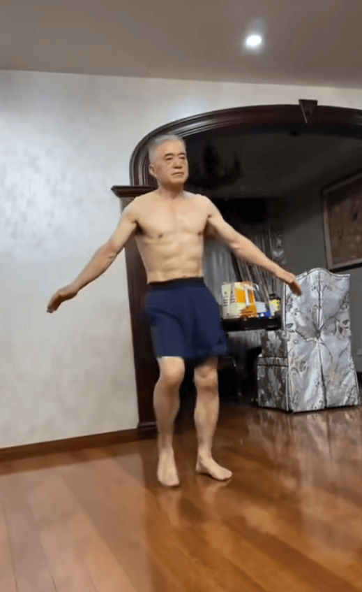 65岁三高老人被女婿爆改成腹肌大爷,两个月累计瘦46斤!网友:你大爷还是你大爷