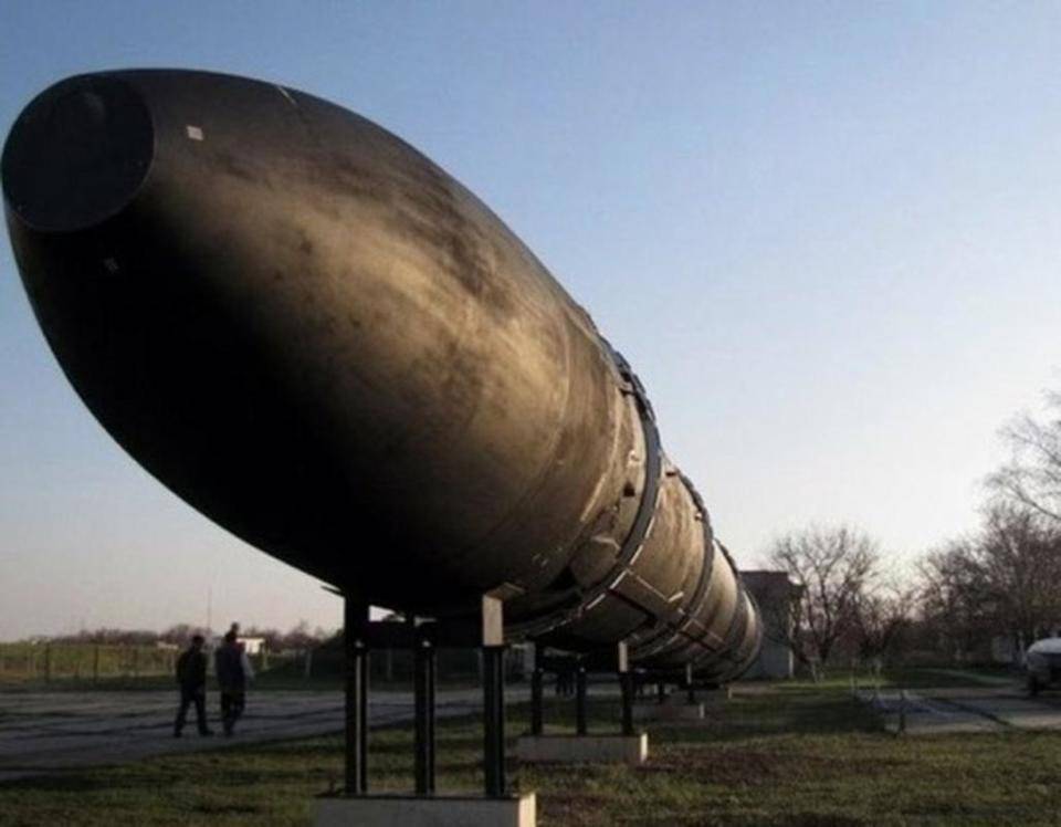 梅德韦杰夫警告北约,俄将取消核武器的自我限制