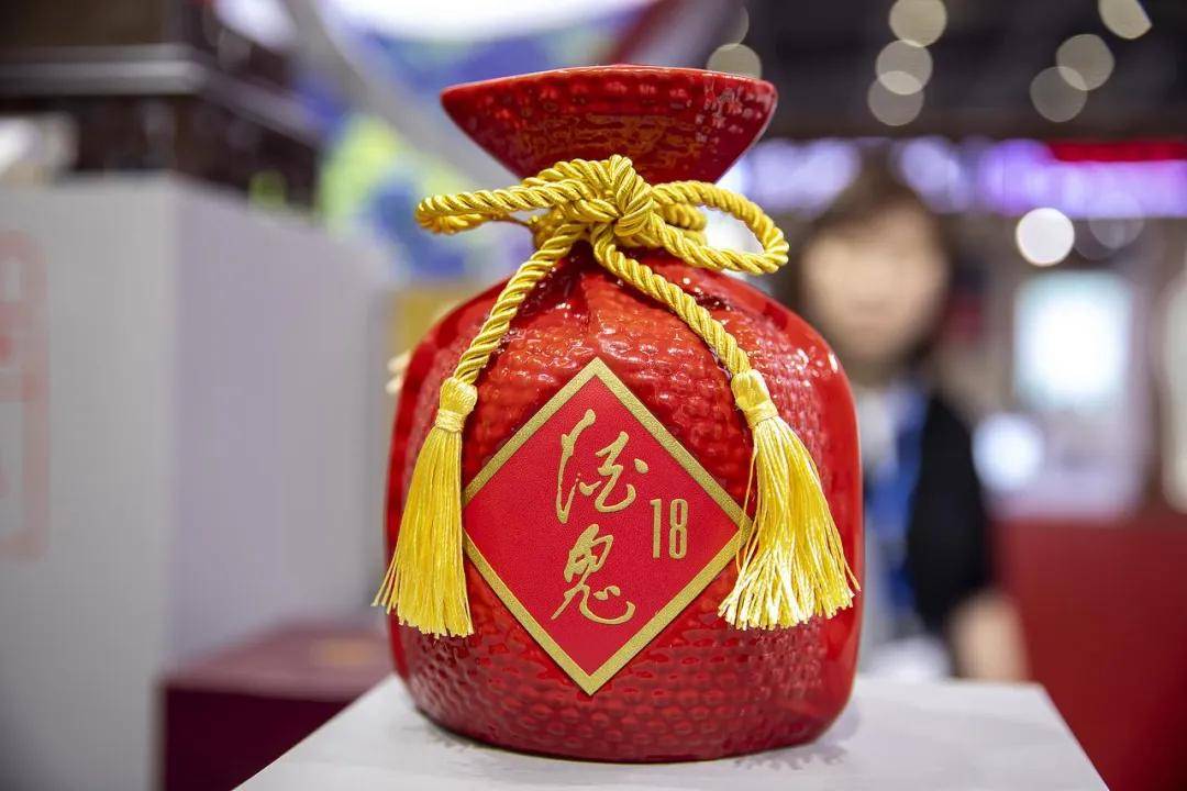 一瓶200元，黄牛涌入胖东来抢酒