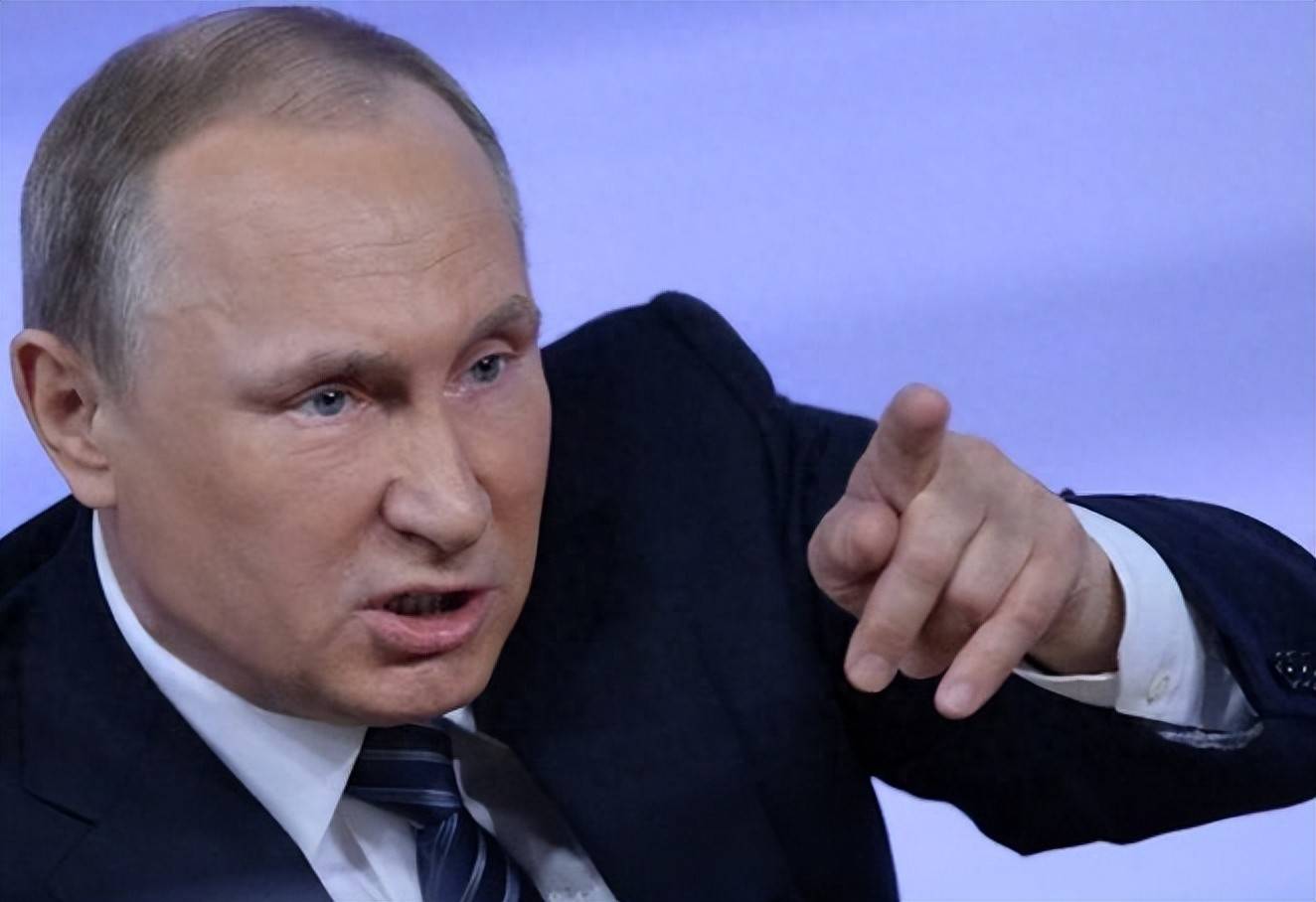 普京专机飞抵阿拉斯加,俄军突然换将,并划下禁飞区,禁飞区内或有“海燕”试验?