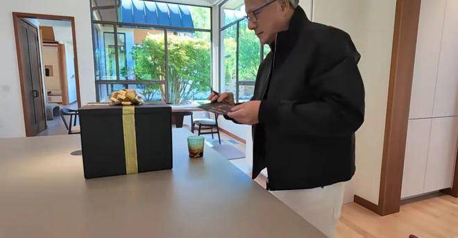 英伟达重磅消息!3499美元,“机器人大脑”芯片开售