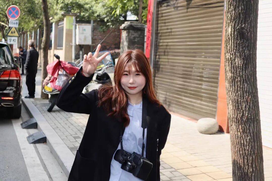 宁可花钱请人为自己拍照,也不想开口麻烦朋友?年轻人为何愿意为“陪拍”买单