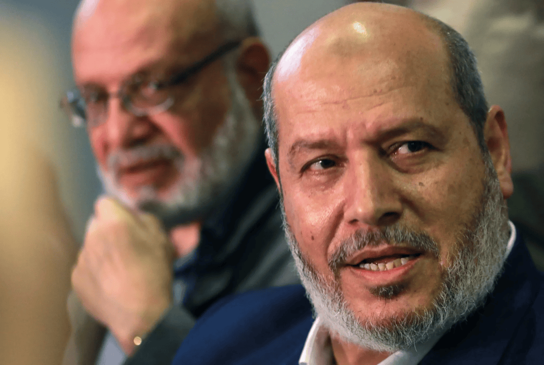 正在开会,突遭“斩首”,他竟逃过一劫?