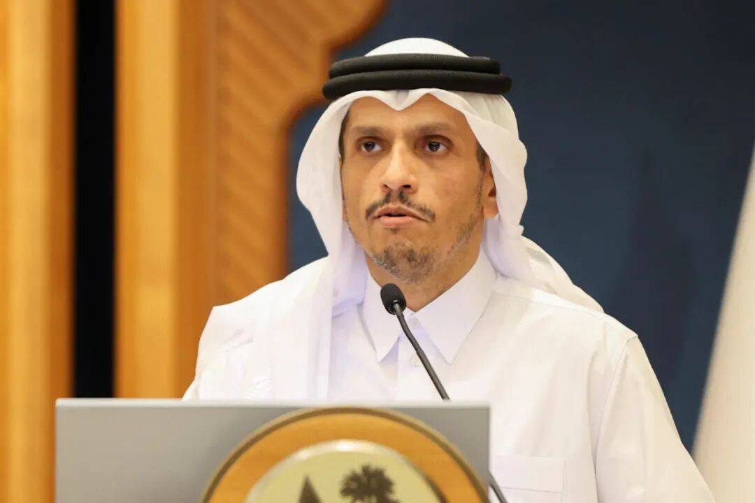 正在开会,突遭“斩首”,他竟逃过一劫?