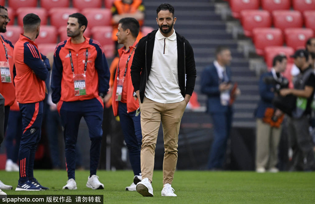 曼联老板拉特克利夫飞抵卡灵顿与主帅阿莫林会面:红魔能否绝地反击?