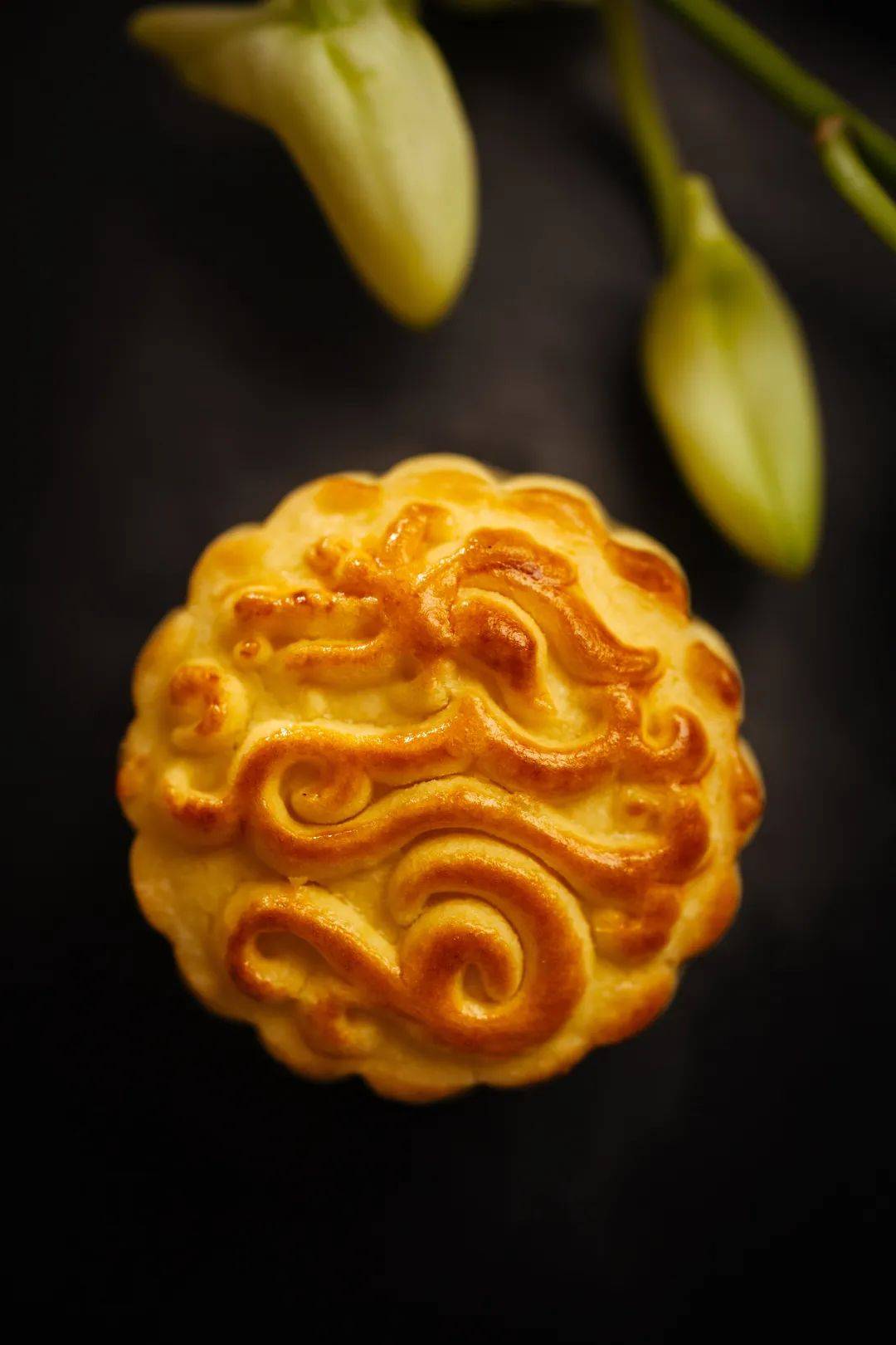 一盒难求的上海半岛酒店逸龙阁奶黄月饼开售,85折+下午茶券+房券多重福利叠加!